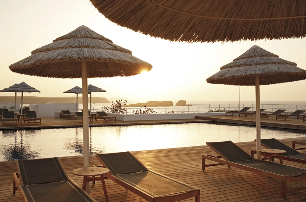 Surf & Stay in Sagres — FreeRide Surfing